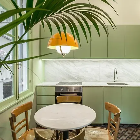 Air Waterfront Nikis شقة